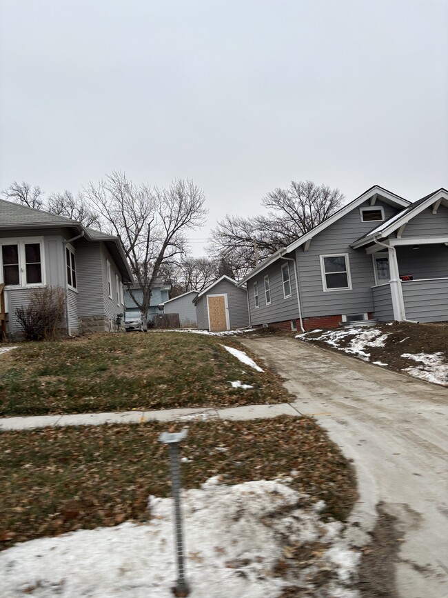 Building Photo - 914 N 6th St