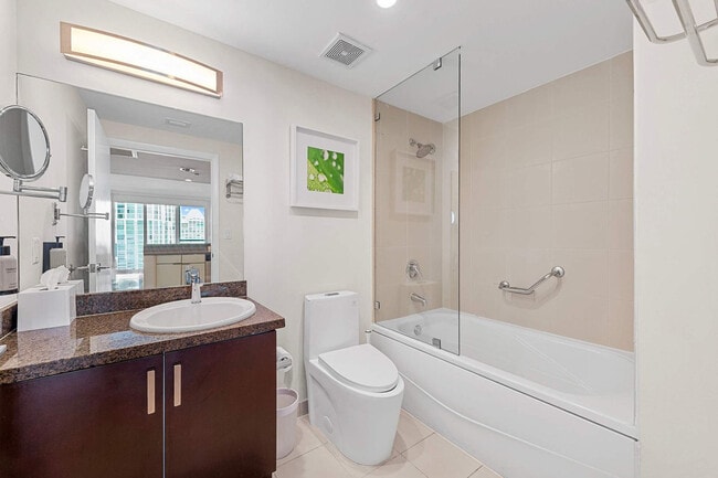 Foto del edificio - 2889 McFarlane Rd