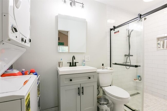 Foto del edificio - 308 E 32nd St