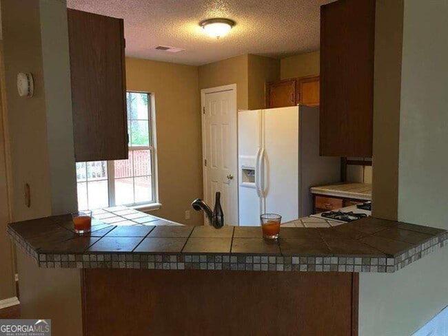 Building Photo - 2989 Garland Dr SW
