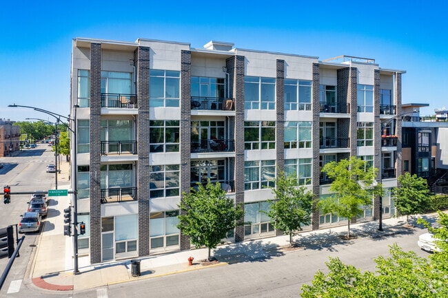 Building Photo - 5 No Oakley