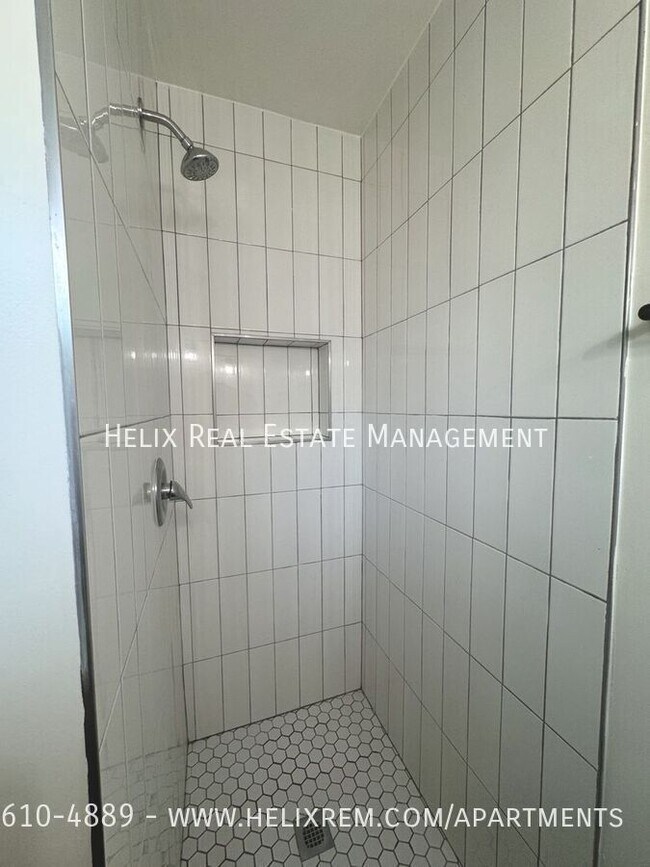 Foto del edificio - 1706 N Sierra Bonita Ave