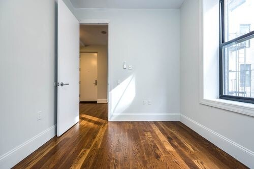 Foto del edificio - 1625 Putnam Ave
