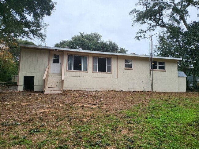 Building Photo - Beautiful fully remodeled home!