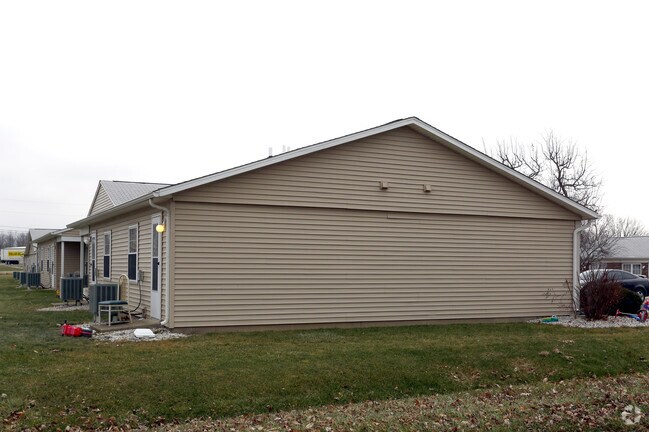 Building Photo - Lincolnwood Estates