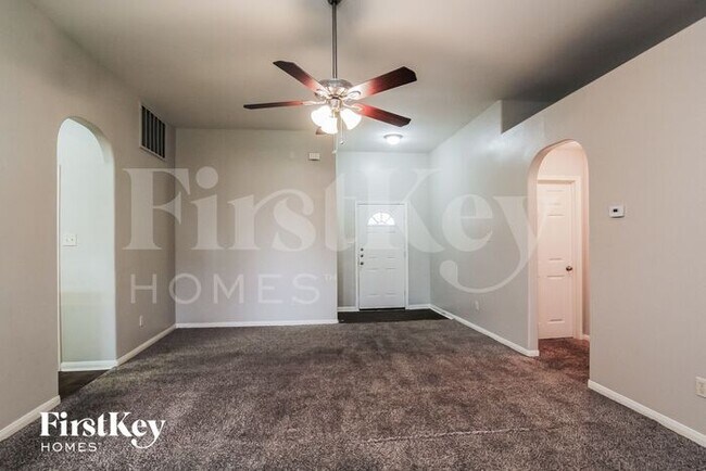 Foto del edificio - 5311 Lost Cove Ln