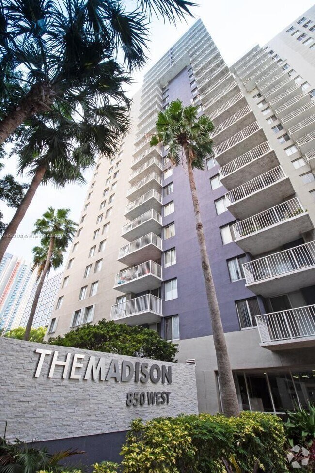 Building Photo - 850 N Miami Ave