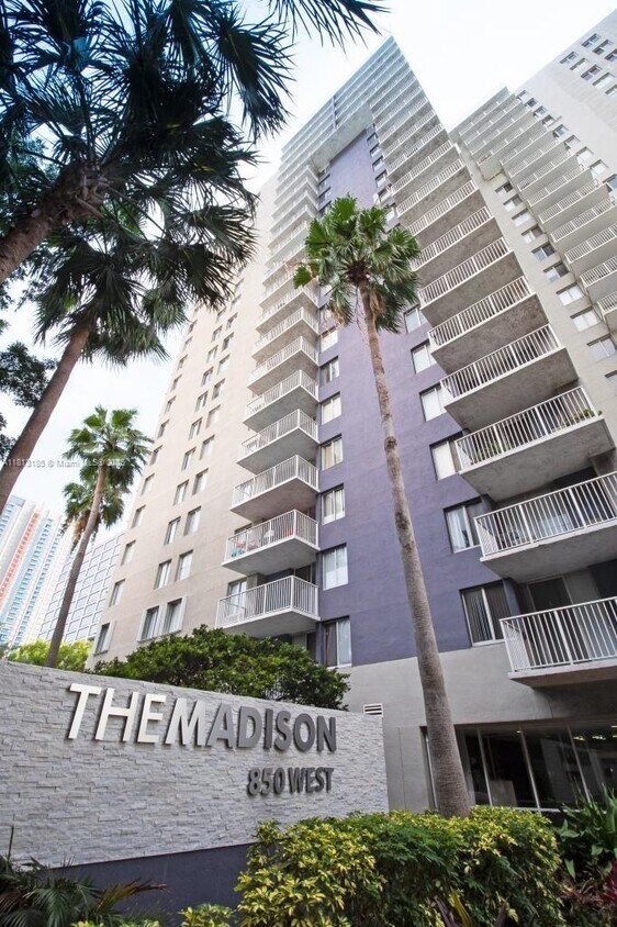 Foto principal - 850 N Miami Ave