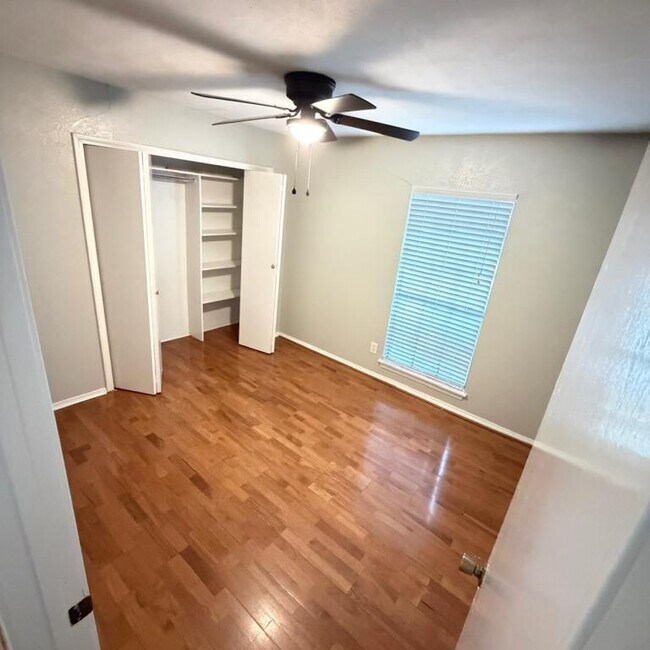 Foto del edificio - 1721 Brazoria Dr