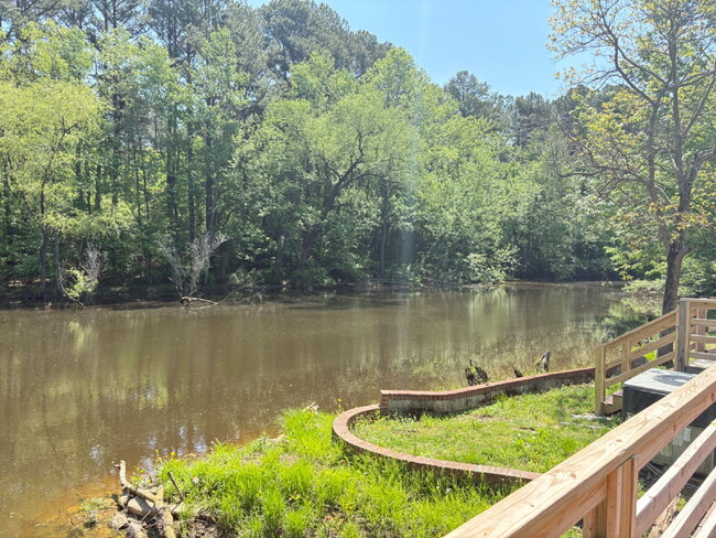 Building Photo - "Charming 3-Bed Oasis with 2 Full Baths in...