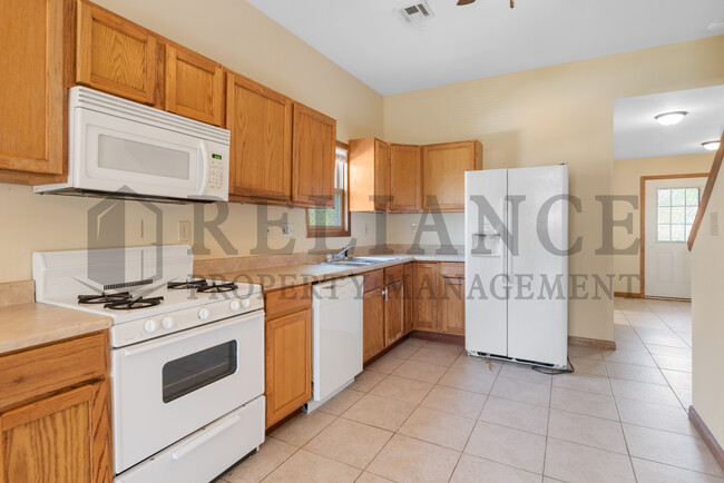 Building Photo - 203 N Ohio St