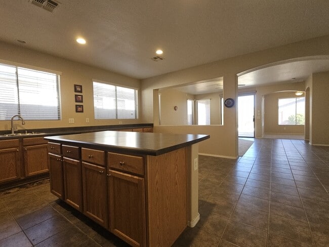 Building Photo - San Tan Valley Home in the Popular Johnson...