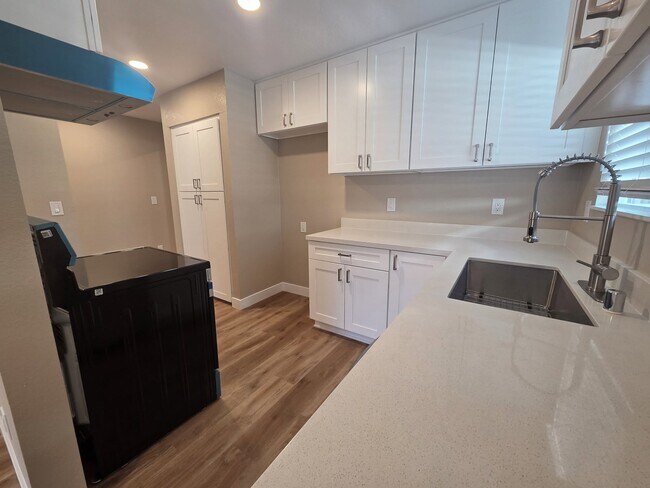 Foto del edificio - 1337 Cottonwood Dr