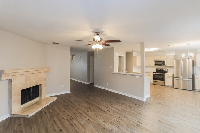 Foto del edificio - 8764 Stonebriar Ln
