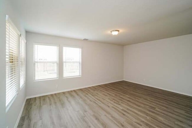 Building Photo - 5107 Jade Crossing