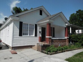 Building Photo - 633 W 35th St