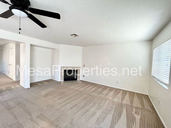 Foto del edificio - 13780 Sahara Ln