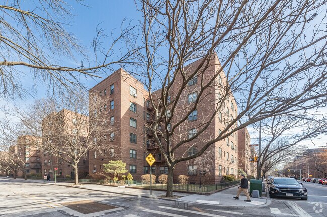 3441 78th St - Dunolly Gardens