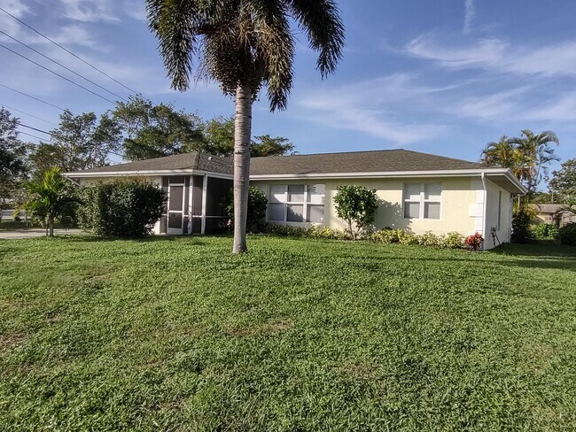 Foto del edificio - 297 SW Glenwood Dr