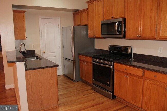 Foto del edificio - 12958 Clarksburg Square Rd