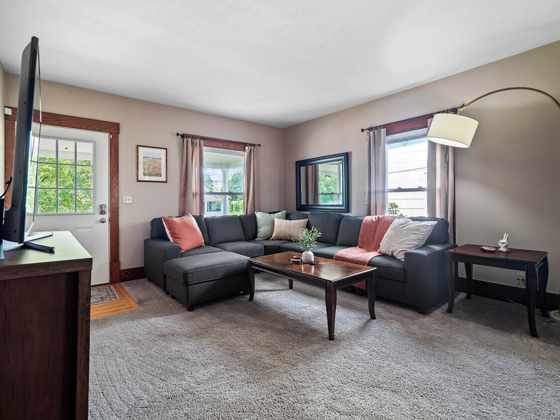 Foto principal - 679 Washington St