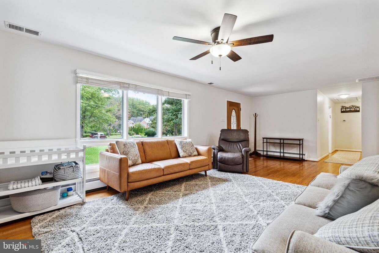 11719 Briggs Ct, Fairfax, VA 22030 House Rental in Fairfax, VA