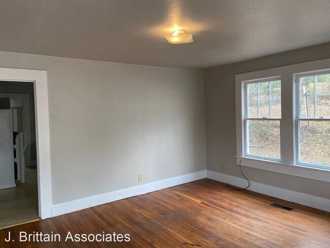 Building Photo - 3 br, 1 bath House - 1026 Johnston Drive