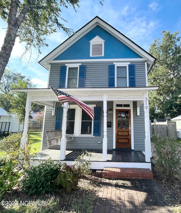 Primary Photo - 319 W Fearing St
