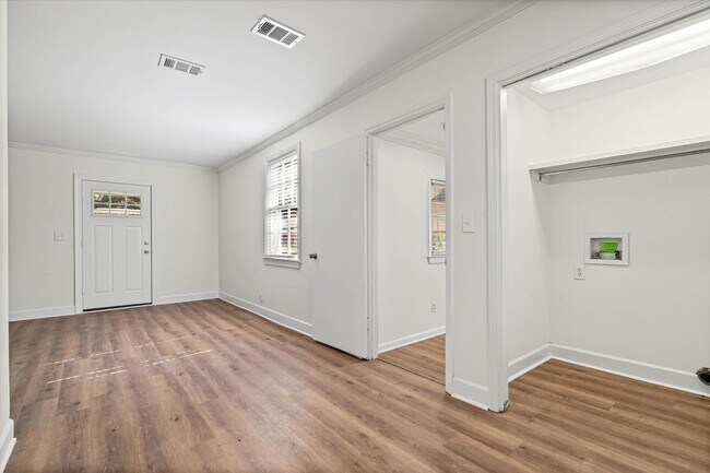 Foto del edificio - Three Bedroom Cottage in Country Club Village