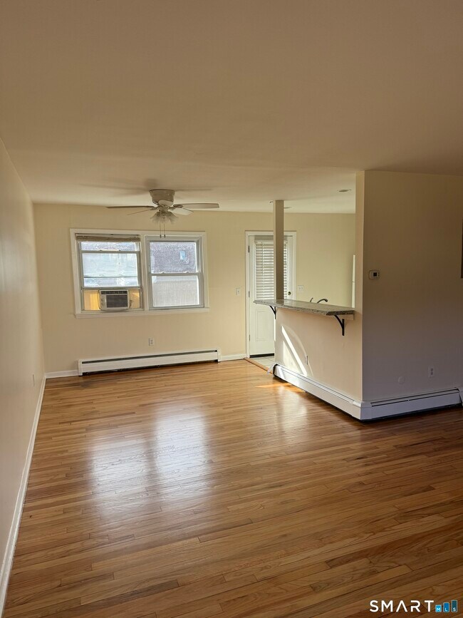 Foto del edificio - 855 Black Rock Tpke