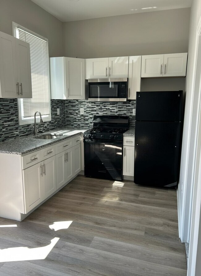 Photo - 500 N Vodges St Apartment