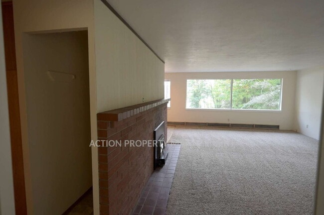 Building Photo - 2 bed 1 bath waterfront home, in Sequim