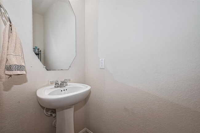 Building Photo - 20718 Bandrock Terrace