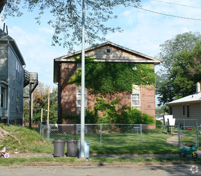 Building Photo - 1130 S 32nd St