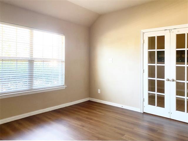 Foto del edificio - 2108 Willow Creek Dr