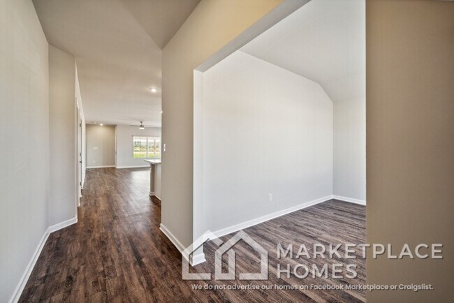 Foto del edificio - 4022 Ryan Dr SW