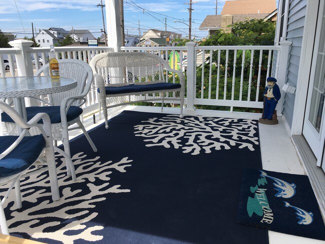 Front porch - 1750 NJ-35