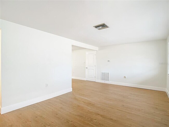 Building Photo - 3648 Bedford St