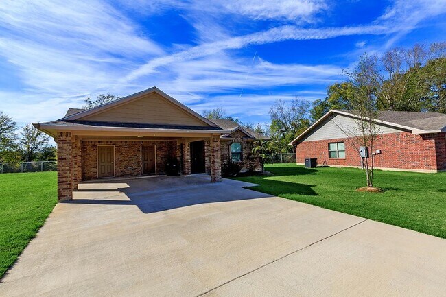 Building Photo - 1010 Lavender Dr