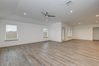 Building Photo - 3418 Lake Landing Ln