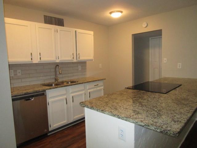 Building Photo - 909 Circle Cove Dr