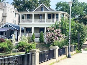 Building Photo - 102 Lake Ave