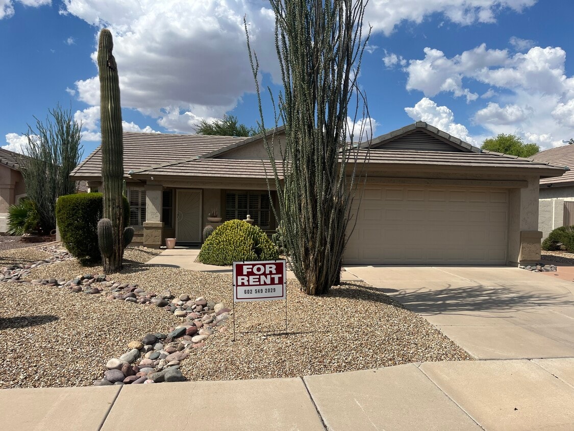 Primary Photo - 6628 W Kristal Way