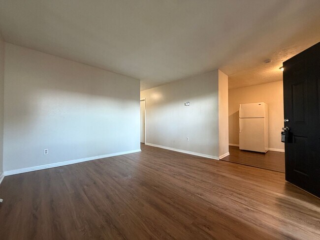 Building Photo - 421 Poplar Level Ct