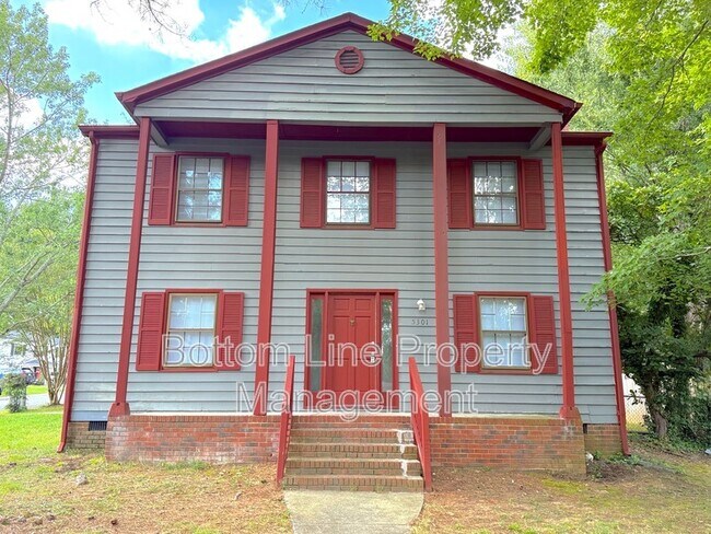 Foto del edificio - 5301 Rolling Oak Ln