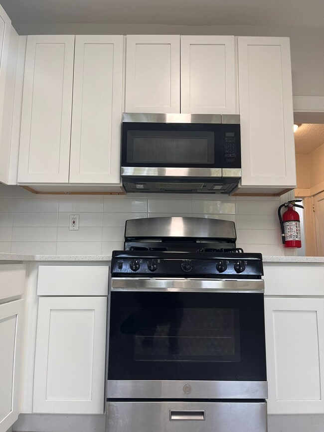 Building Photo - 256 Dwight St