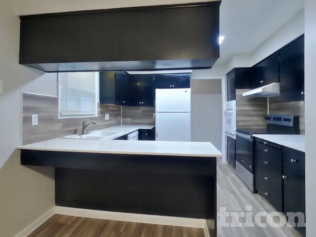 Foto del edificio - 2340 Logan Way