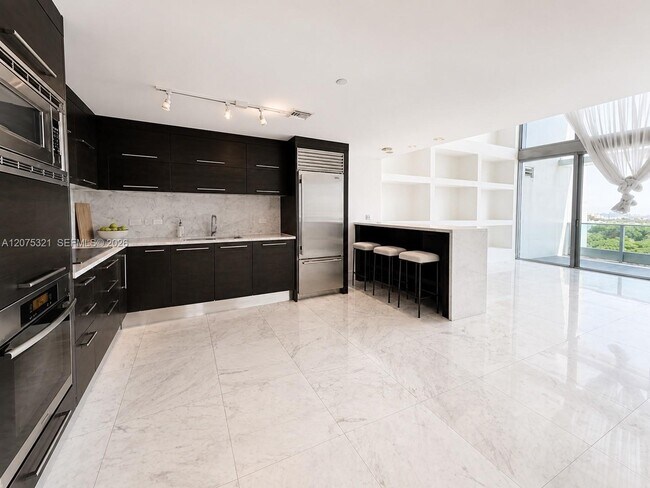 Foto del edificio - 900 Biscayne Blvd