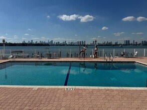 Building Photo - 1228 West Ave