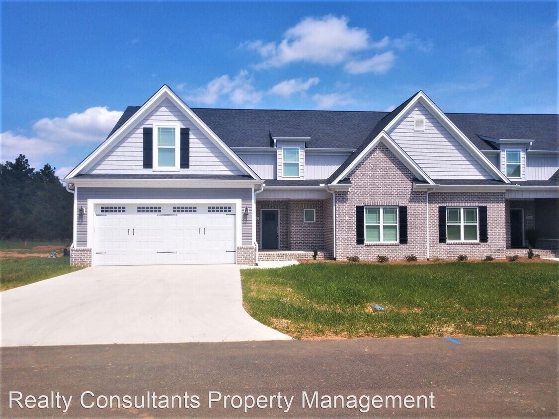 7002 Westfield Village Cir, Summerfield, NC 27358 House Rental in